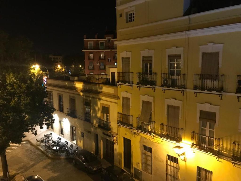 Hostal Puerta Carmona Sevilla Bagian luar foto