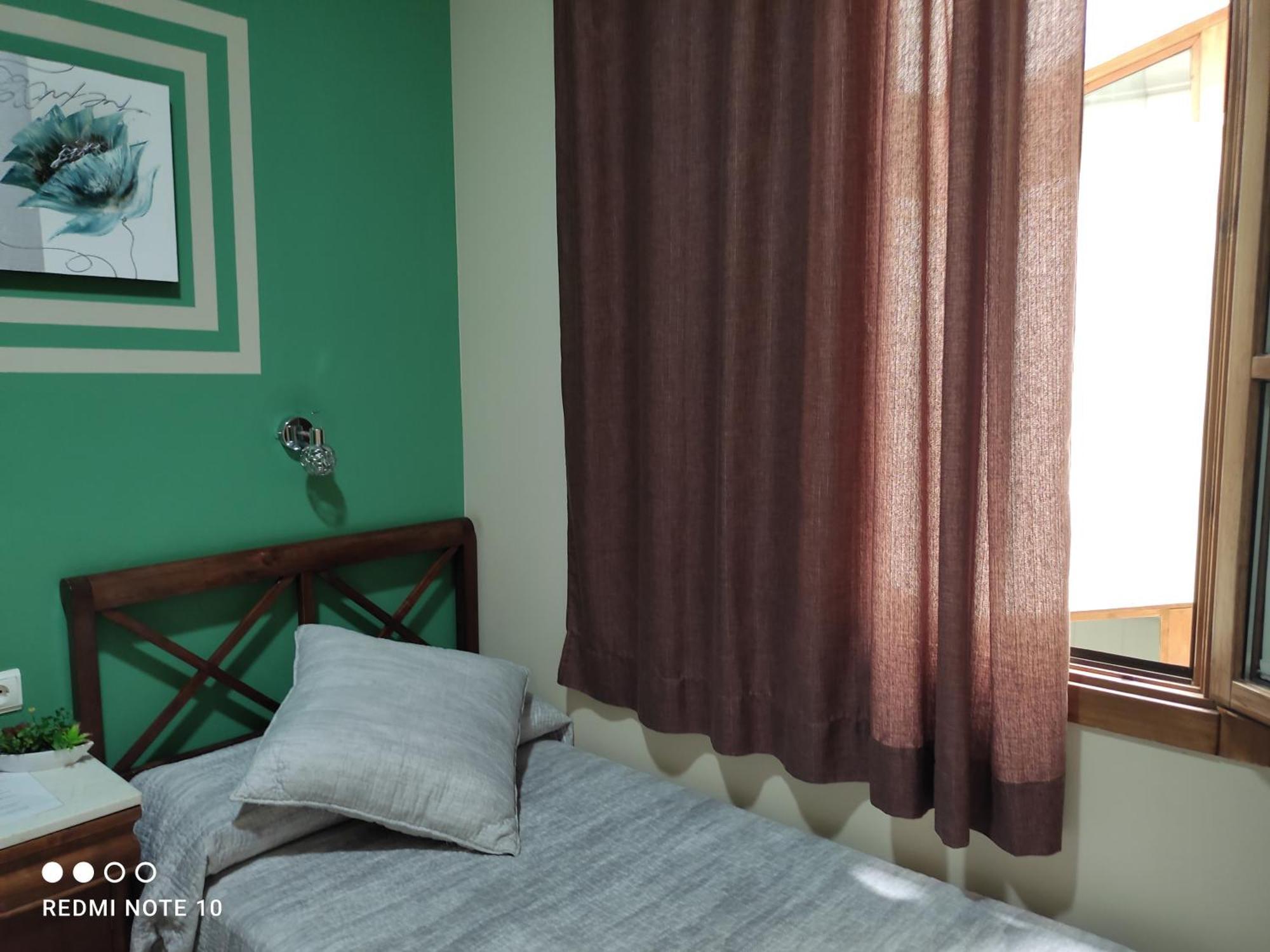 Hostal Puerta Carmona Sevilla Ruang foto
